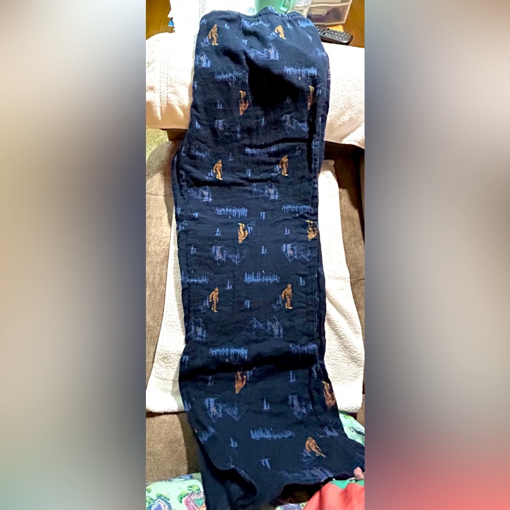 SALE! Men’s Bigfoot Pajama Bottoms Size XL NWOT Never Worn